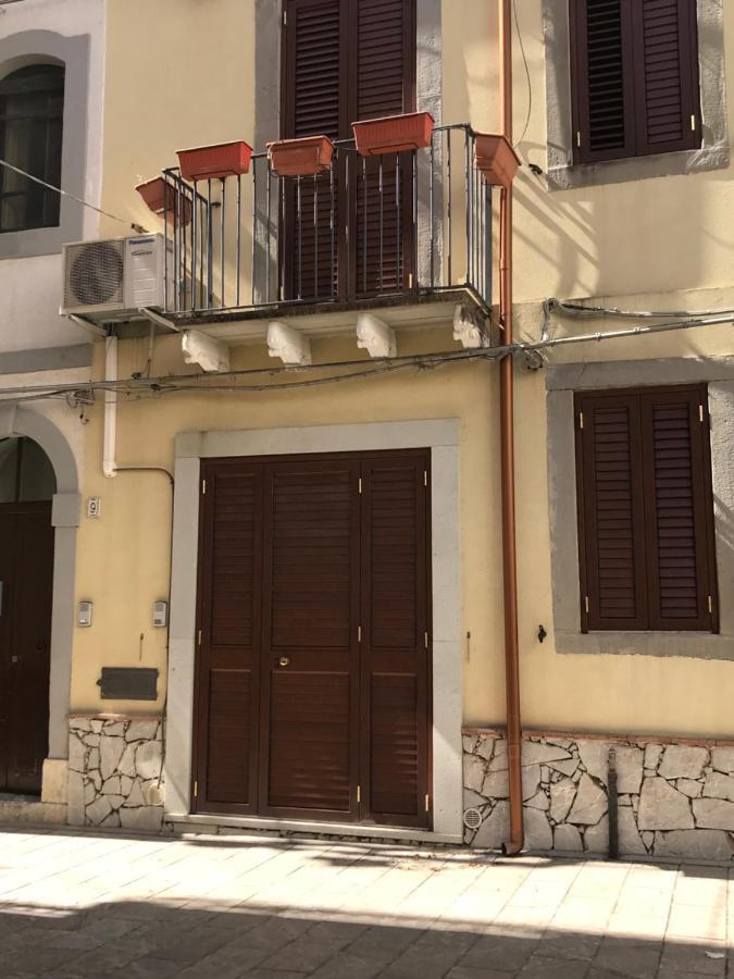 Largo Cannizzaro Apartments Мацео Екстериор снимка