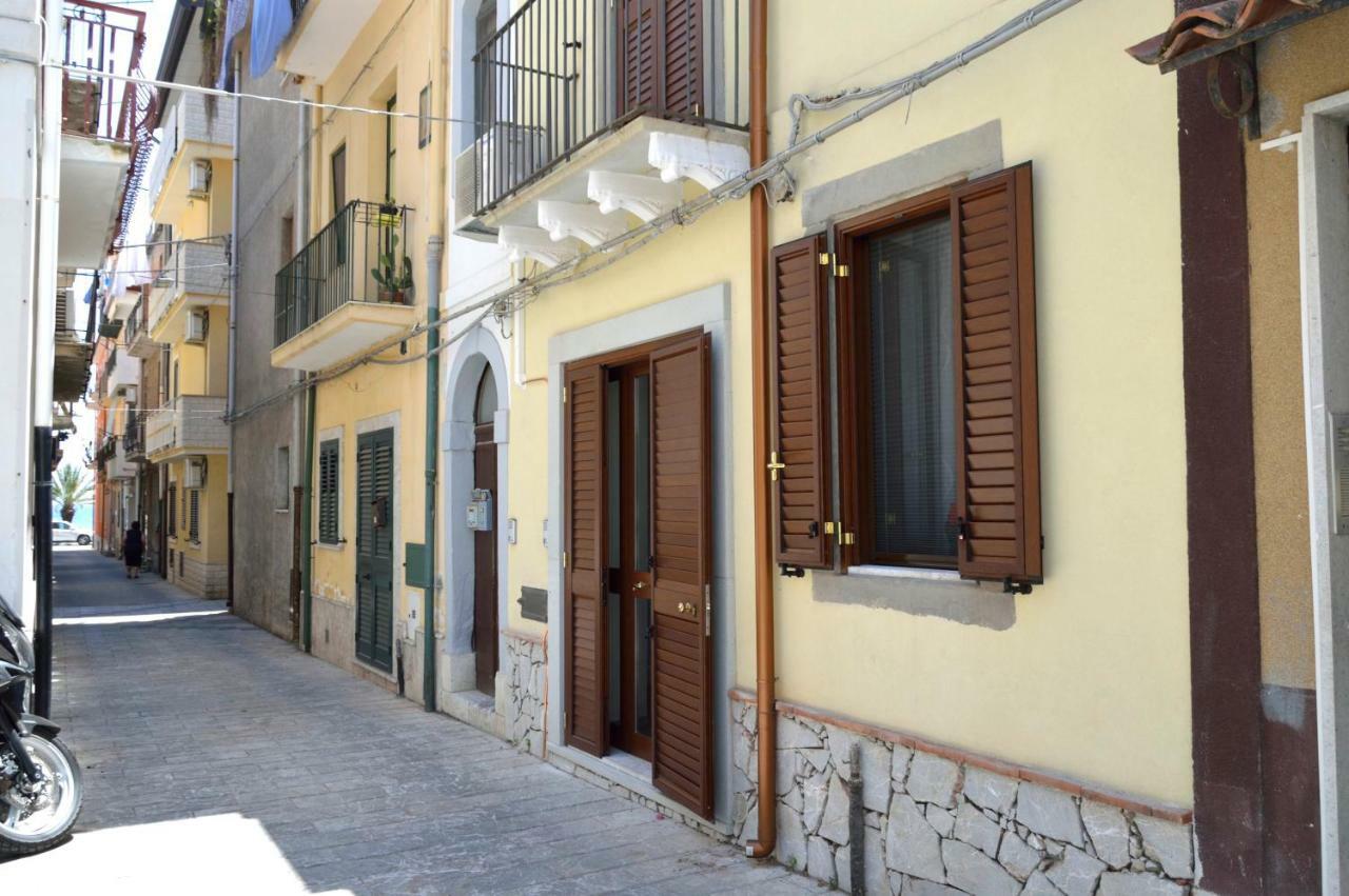 Largo Cannizzaro Apartments Мацео Екстериор снимка